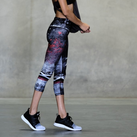 NWT Niyama Sol Bad Moon leggings * 1 LEFT in SML* - Picture 4 of 6